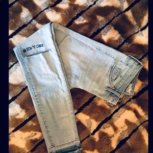 #dontcare Open knee light wash skinny jeans